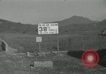Standbild Rückzug der US-Truppen Korea nördlich von Kaesong, 1950, aus Sekunde 54 historischem Filmmaterial Videoclip 65675022723