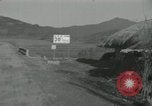 Standbild Rückzug der US-Truppen Korea nördlich von Kaesong, 1950, aus Sekunde 59 historischem Filmmaterial Videoclip 65675022723