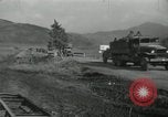 Standbild Rückzug der UN-Truppen Korea, 1950, aus Sekunde 8 historischem Filmmaterial Videoclip 65675022724