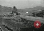 Standbild Rückzug der UN-Truppen Korea, 1950, aus Sekunde 15 historischem Filmmaterial Videoclip 65675022724