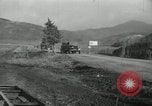 Standbild Rückzug der UN-Truppen Korea, 1950, aus Sekunde 16 historischem Filmmaterial Videoclip 65675022724