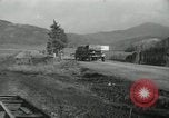 Standbild Rückzug der UN-Truppen Korea, 1950, aus Sekunde 17 historischem Filmmaterial Videoclip 65675022724
