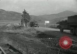 Standbild Rückzug der UN-Truppen Korea, 1950, aus Sekunde 20 historischem Filmmaterial Videoclip 65675022724