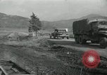 Standbild Rückzug der UN-Truppen Korea, 1950, aus Sekunde 26 historischem Filmmaterial Videoclip 65675022724