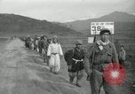 Standbild Rückzug der UN-Truppen Korea, 1950, aus Sekunde 35 historischem Filmmaterial Videoclip 65675022724
