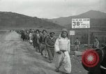 Standbild Rückzug der UN-Truppen Korea, 1950, aus Sekunde 37 historischem Filmmaterial Videoclip 65675022724