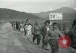 Standbild Rückzug der UN-Truppen Korea, 1950, aus Sekunde 41 historischem Filmmaterial Videoclip 65675022724