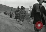 Standbild Rückzug der UN-Truppen Korea, 1950, aus Sekunde 47 historischem Filmmaterial Videoclip 65675022724