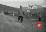 Standbild Rückzug der UN-Truppen Korea, 1950, aus Sekunde 51 historischem Filmmaterial Videoclip 65675022724