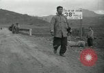 Standbild Rückzug der UN-Truppen Korea, 1950, aus Sekunde 52 historischem Filmmaterial Videoclip 65675022724