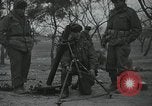 Standbild 81 mm Mörtel Anyang Korea, 1950, aus Sekunde 5 historischem Filmmaterial Videoclip 65675022726