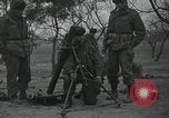 Standbild 81 mm Mörtel Anyang Korea, 1950, aus Sekunde 6 historischem Filmmaterial Videoclip 65675022726