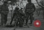 Standbild 81 mm Mörtel Anyang Korea, 1950, aus Sekunde 10 historischem Filmmaterial Videoclip 65675022726
