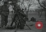 Standbild 81 mm Mörtel Anyang Korea, 1950, aus Sekunde 13 historischem Filmmaterial Videoclip 65675022726