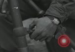 Standbild 81 mm Mörtel Anyang Korea, 1950, aus Sekunde 25 historischem Filmmaterial Videoclip 65675022726