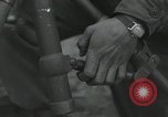 Standbild 81 mm Mörtel Anyang Korea, 1950, aus Sekunde 27 historischem Filmmaterial Videoclip 65675022726