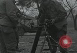 Standbild 81 mm Mörtel Anyang Korea, 1950, aus Sekunde 55 historischem Filmmaterial Videoclip 65675022726