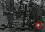 Standbild 81 mm Mörtel Anyang Korea, 1950, aus Sekunde 57 historischem Filmmaterial Videoclip 65675022726