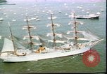 Immagine di Stati Uniti bicentenario o la celebrazione del bicentenario New York City USA, 1976, secondo 59 filmato di repertorio 65675022744