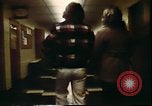 Immagine di Matrimonio di prova situazione Portland Oregon USA, 1975, secondo 17 filmato di repertorio 65675022749