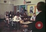 Immagine di Matrimonio di prova situazione Portland Oregon USA, 1975, secondo 35 filmato di repertorio 65675022749