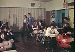 Immagine di Matrimonio di prova situazione Portland Oregon USA, 1975, secondo 39 filmato di repertorio 65675022749