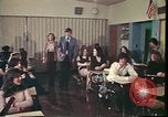 Immagine di Matrimonio di prova situazione Portland Oregon USA, 1975, secondo 40 filmato di repertorio 65675022749