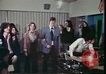 Immagine di Matrimonio di prova situazione Portland Oregon USA, 1975, secondo 43 filmato di repertorio 65675022749