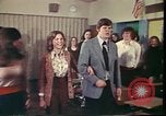 Immagine di Matrimonio di prova situazione Portland Oregon USA, 1975, secondo 45 filmato di repertorio 65675022749