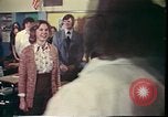 Immagine di Matrimonio di prova situazione Portland Oregon USA, 1975, secondo 50 filmato di repertorio 65675022749