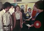 Immagine di Matrimonio di prova situazione Portland Oregon USA, 1975, secondo 52 filmato di repertorio 65675022749