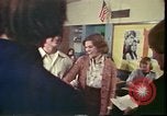 Immagine di Matrimonio di prova situazione Portland Oregon USA, 1975, secondo 54 filmato di repertorio 65675022749