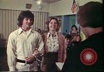 Immagine di Matrimonio di prova situazione Portland Oregon USA, 1975, secondo 57 filmato di repertorio 65675022749
