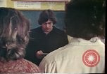 Immagine di Matrimonio di prova situazione Portland Oregon USA, 1975, secondo 62 filmato di repertorio 65675022749