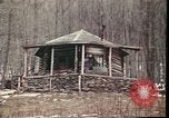 Standbild Holzhäuser Woodstock New York USA, 1975, aus Sekunde 15 historischem Filmmaterial Videoclip 65675022751