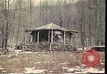 Standbild Holzhäuser Woodstock New York USA, 1975, aus Sekunde 18 historischem Filmmaterial Videoclip 65675022751
