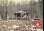 Standbild Holzhäuser Woodstock New York USA, 1975, aus Sekunde 20 historischem Filmmaterial Videoclip 65675022751