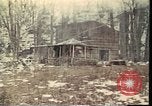 Standbild Holzhäuser Woodstock New York USA, 1975, aus Sekunde 22 historischem Filmmaterial Videoclip 65675022751
