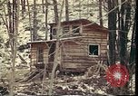 Standbild Holzhäuser Woodstock New York USA, 1975, aus Sekunde 23 historischem Filmmaterial Videoclip 65675022751