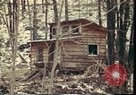 Standbild Holzhäuser Woodstock New York USA, 1975, aus Sekunde 24 historischem Filmmaterial Videoclip 65675022751