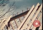 Standbild Holzhäuser Woodstock New York USA, 1975, aus Sekunde 26 historischem Filmmaterial Videoclip 65675022751