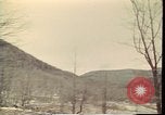 Standbild Holzhäuser Woodstock New York USA, 1975, aus Sekunde 58 historischem Filmmaterial Videoclip 65675022751