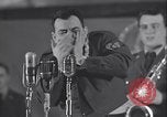 Standbild Bühnenshow Grönland Thule Air Force Base, 1954, aus Sekunde 17 historischem Filmmaterial Videoclip 65675022787