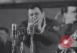 Standbild Bühnenshow Grönland Thule Air Force Base, 1954, aus Sekunde 34 historischem Filmmaterial Videoclip 65675022787