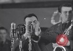 Standbild Bühnenshow Grönland Thule Air Force Base, 1954, aus Sekunde 43 historischem Filmmaterial Videoclip 65675022787