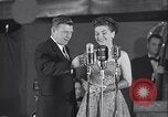 Standbild Bühnenshow Grönland Thule Air Force Base, 1954, aus Sekunde 57 historischem Filmmaterial Videoclip 65675022787