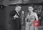 Standbild Bühnenshow Grönland Thule Air Force Base, 1954, aus Sekunde 58 historischem Filmmaterial Videoclip 65675022787