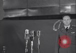 Standbild General LeMay Grönland Thule Air Force Base, 1954, aus Sekunde 7 historischem Filmmaterial Videoclip 65675022789