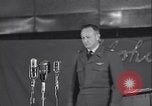 Standbild General LeMay Grönland Thule Air Force Base, 1954, aus Sekunde 11 historischem Filmmaterial Videoclip 65675022789