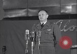Standbild General LeMay Grönland Thule Air Force Base, 1954, aus Sekunde 13 historischem Filmmaterial Videoclip 65675022789